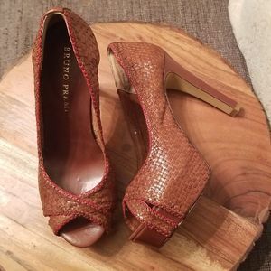 Anthropologie Bruno Premi Brown/Red Platform Woven Peep Toe Heels EUC!